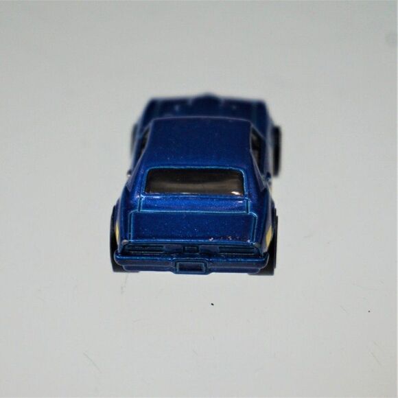 2009 Hot Wheels Blue '67 Pontiac Firebird 400 - Picture 3 of 7